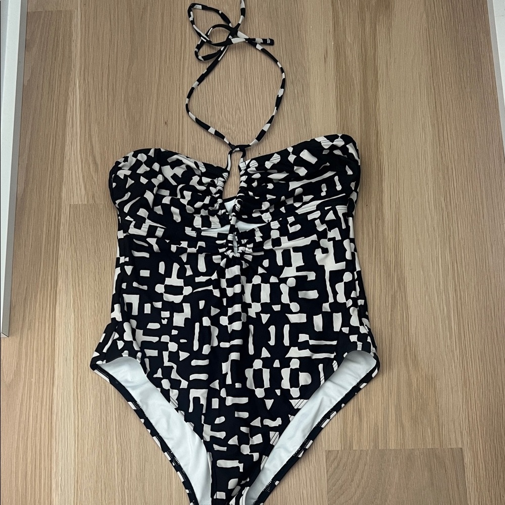Banana Republic Black and White One Piece Swimsuit